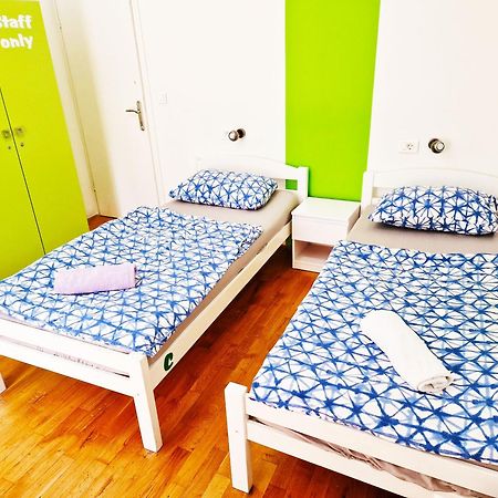 Croparadise Hostel สปลิท ภายนอก รูปภาพ