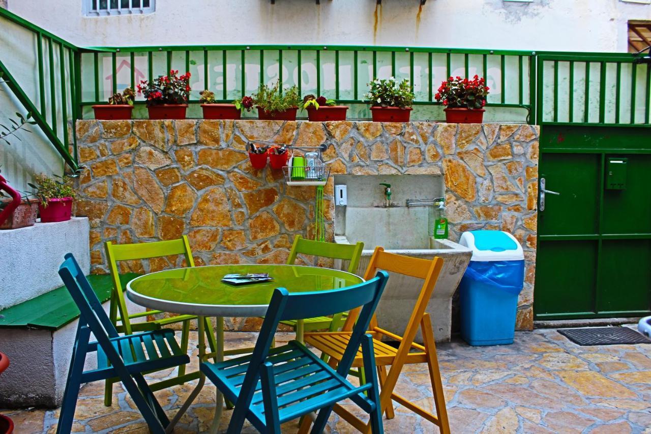 Croparadise Hostel สปลิท ภายนอก รูปภาพ