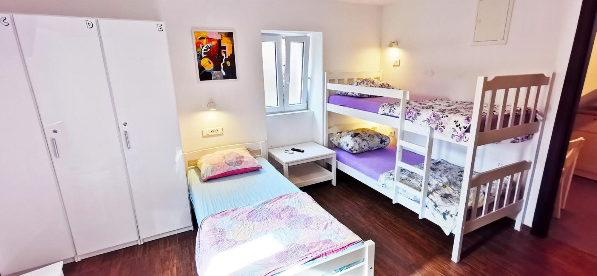 Croparadise Hostel สปลิท ภายนอก รูปภาพ