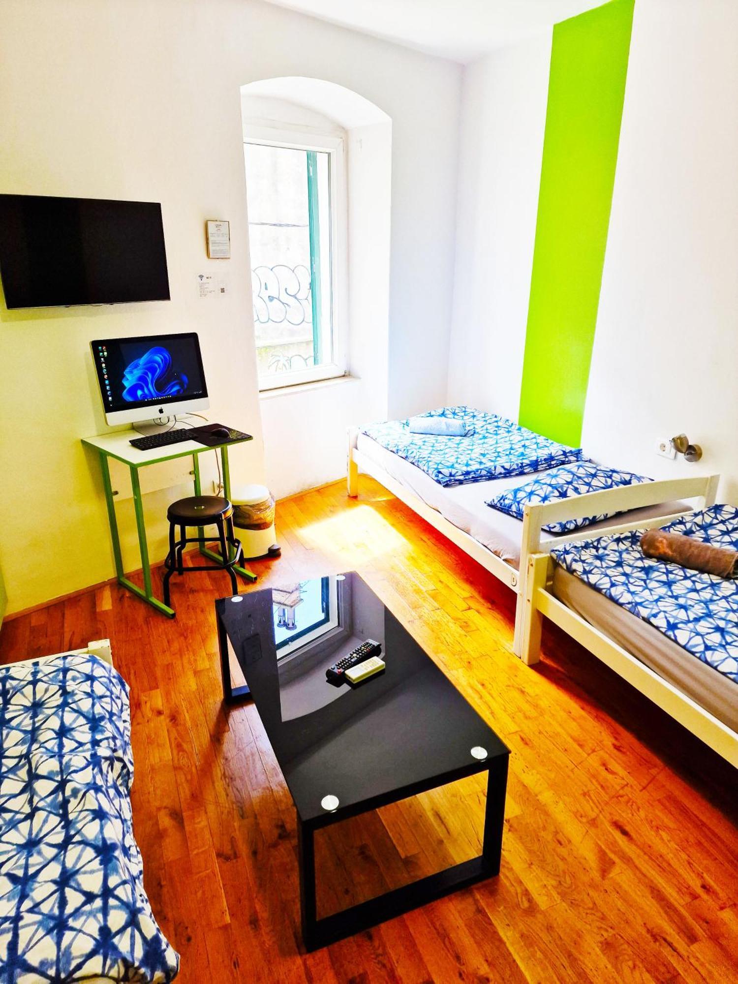 Croparadise Hostel สปลิท ภายนอก รูปภาพ