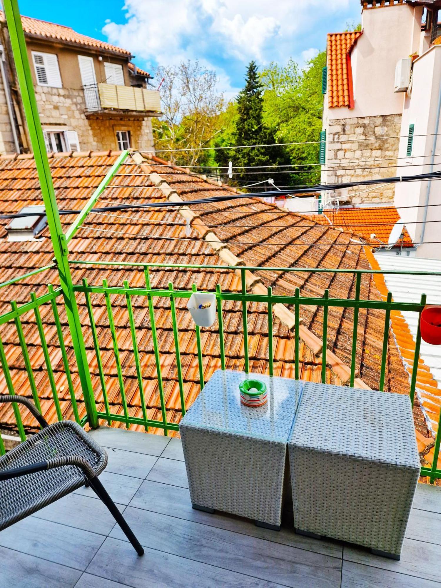 Croparadise Hostel สปลิท ภายนอก รูปภาพ