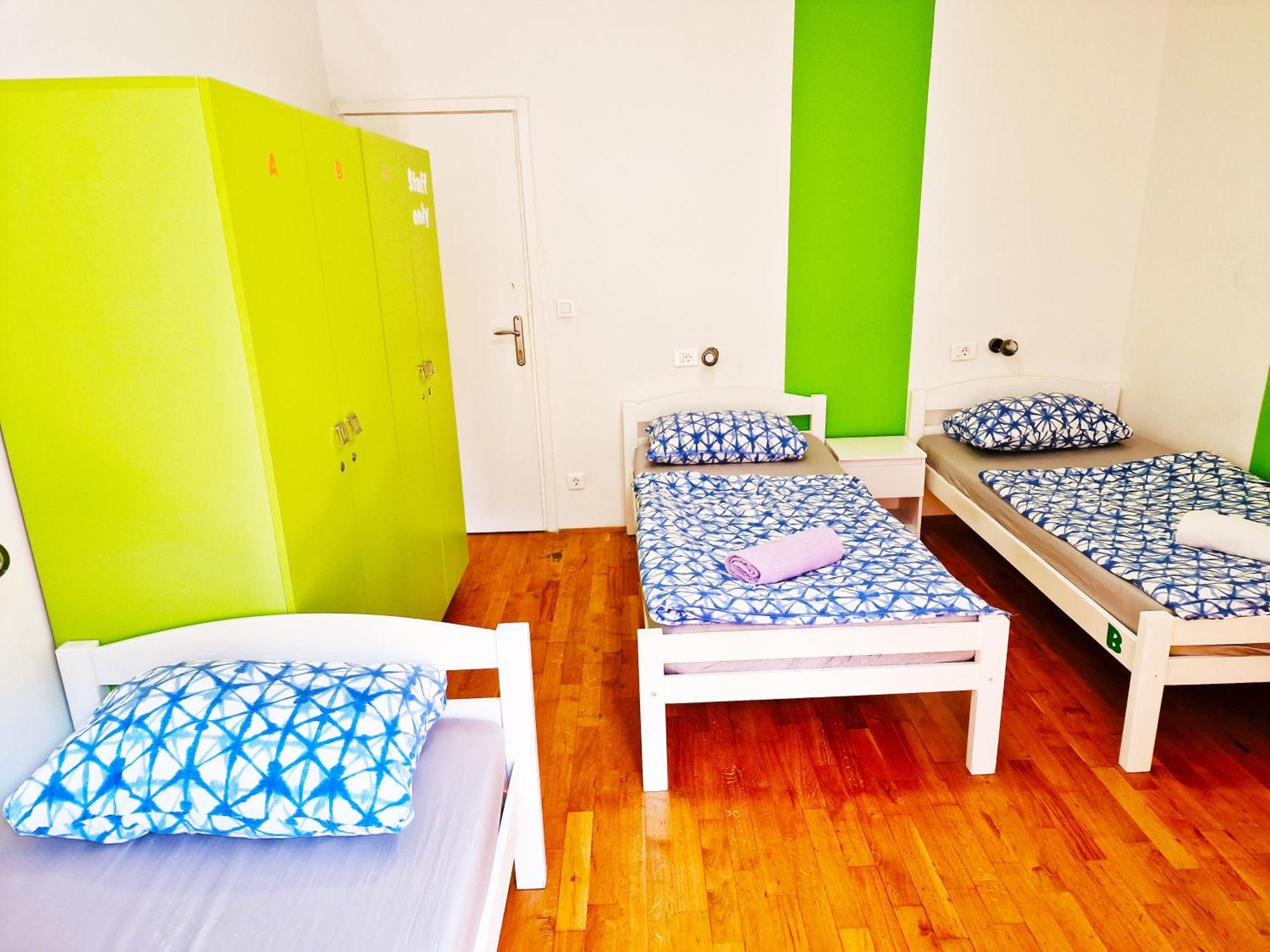 Croparadise Hostel สปลิท ภายนอก รูปภาพ