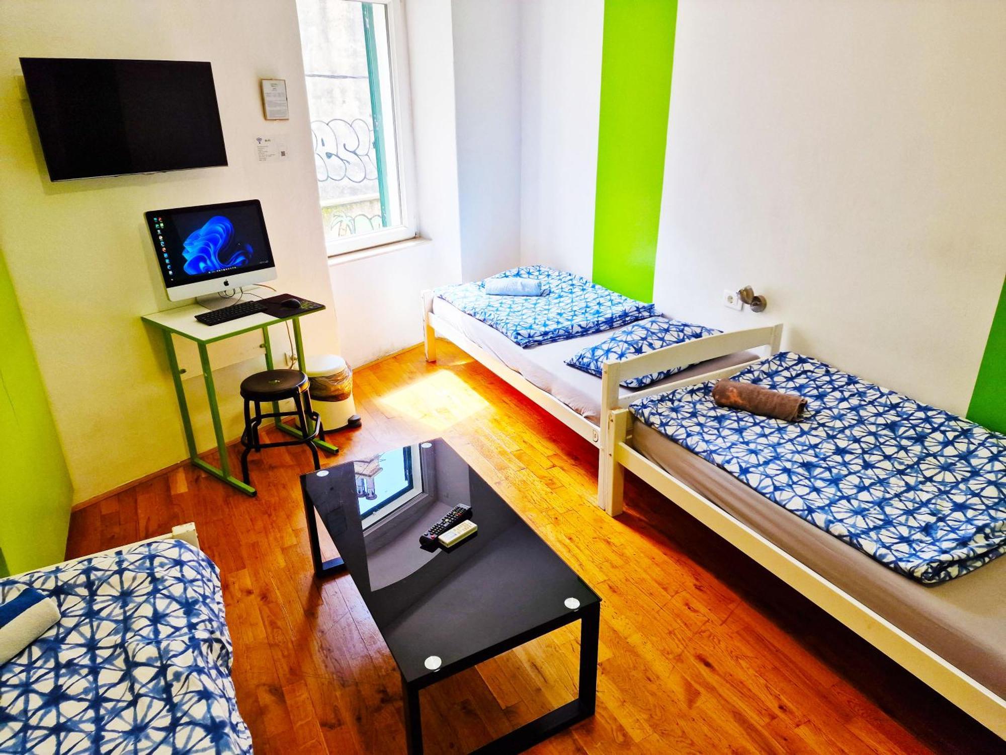 Croparadise Hostel สปลิท ภายนอก รูปภาพ