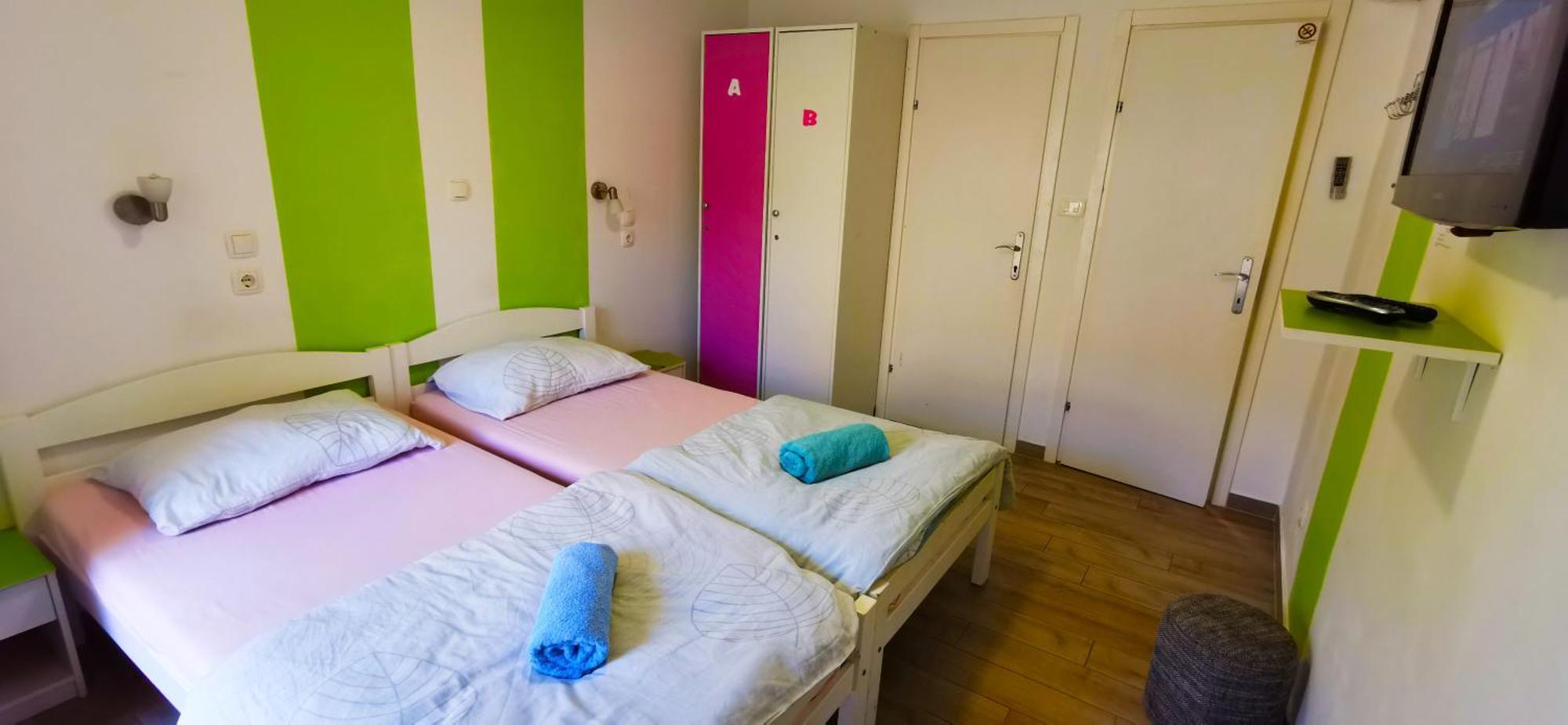 Croparadise Hostel สปลิท ภายนอก รูปภาพ