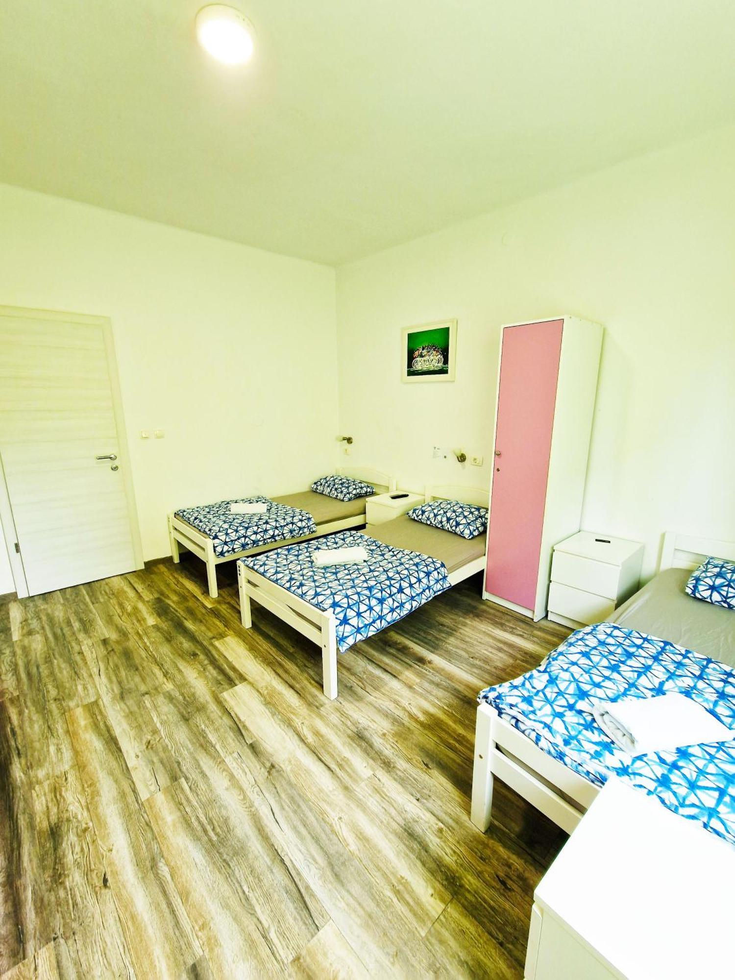 Croparadise Hostel สปลิท ภายนอก รูปภาพ